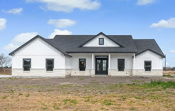 New 5 BR 3.5 Bath 2658 Sq Ft – Sinton, TX